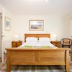 Edinburgh Mews Apartment